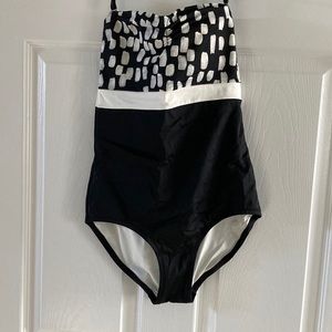 NWOT Swimsuit Sz Small